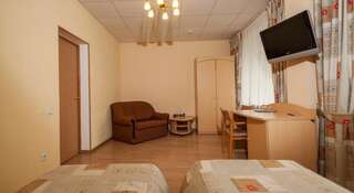 Гостиница Ингрия Колпино Стандартный двухместный номер с 1 кроватью или 2 отдельными кроватями и балконом-3